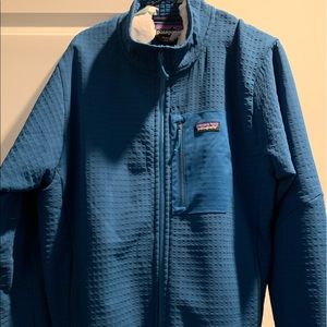 EUC Men’s Patagonia R2 techface jacket